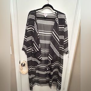 Medium Lularoe Shirley kimono